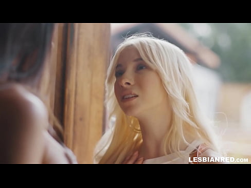 ❤️ Jenta kommer hjem noen måneder senere og ender opp med å spise stemorens fitte ☑ Pornovideo på porno no.pornolymp.ru ❌️