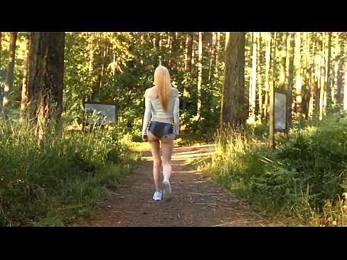❤️ Vakker kvinne beveger seg sakte, ikke nakenvideo ☑ Pornovideo på porno no.pornolymp.ru ❌️